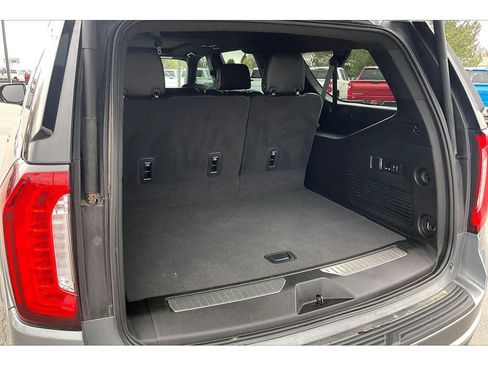 Used 2022 GMC Yukon XL Denali image 11