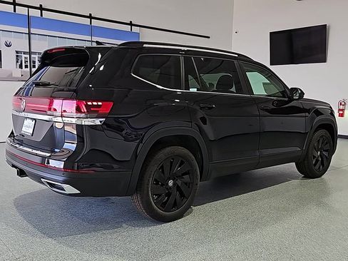 New 2026 Volkswagen Atlas SE FWD image 9
