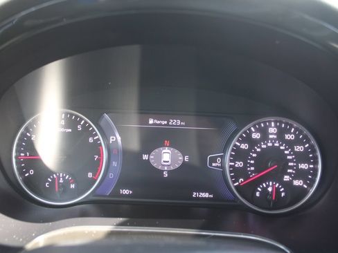 Certified 2023 Kia Seltos SX w/ SX Sunroof Package AWD/4WD image 28