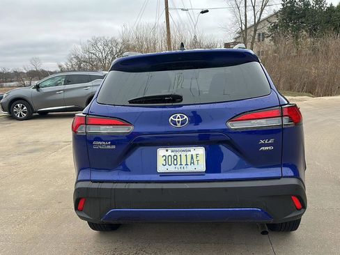 Used 2025 Toyota Corolla Cross XLE image 6