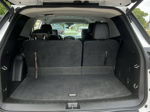 Used 2019 Chevrolet Traverse LT image 10