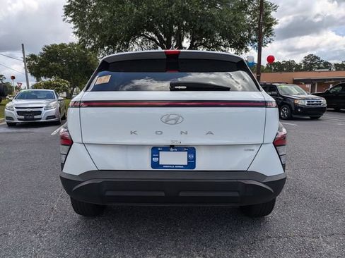 Used 2025 Hyundai Kona SEL AWD/4WD image 5