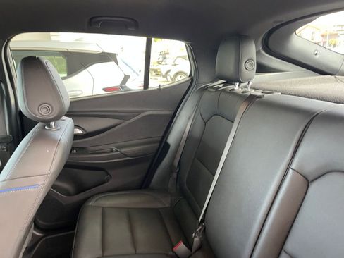 Used 2025 Buick Envista Sport Touring image 39