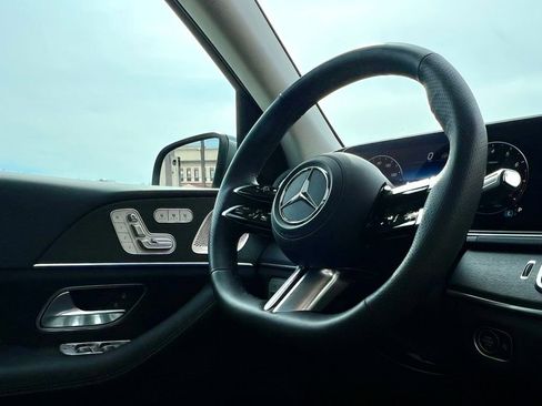 Certified 2026 Mercedes-Benz GLS 450 4MATIC image 15