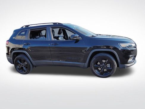 Used 2019 Jeep Cherokee Latitude Plus AWD/4WD image 4