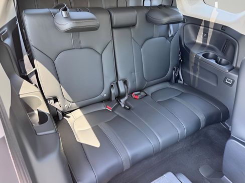 Used 2025 Honda Pilot Touring image 20