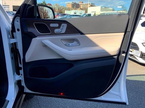 Used 2025 Mercedes-Benz GLE 350 4MATIC image 19