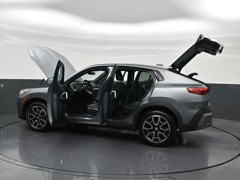 Used 2025 BMW X2 xDrive28i w/ Convenience Package AWD/4WD image 34