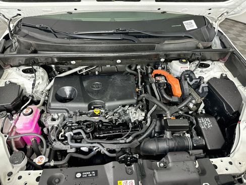 Used 2022 Toyota RAV4 XLE Premium AWD/4WD image 31