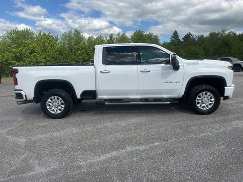 Used 2023 Chevrolet Silverado 2500 High Country w/ Z71 Off-Road Package AWD/4WD image 9