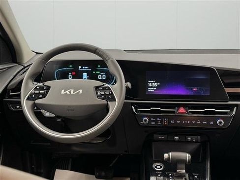 Used 2023 Kia Niro EX FWD image 20