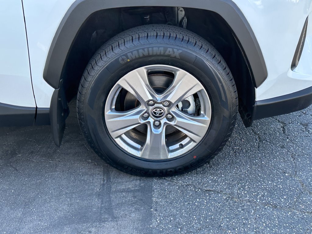 Used 2025 Toyota RAV4 XLE AWD/4WD image 12