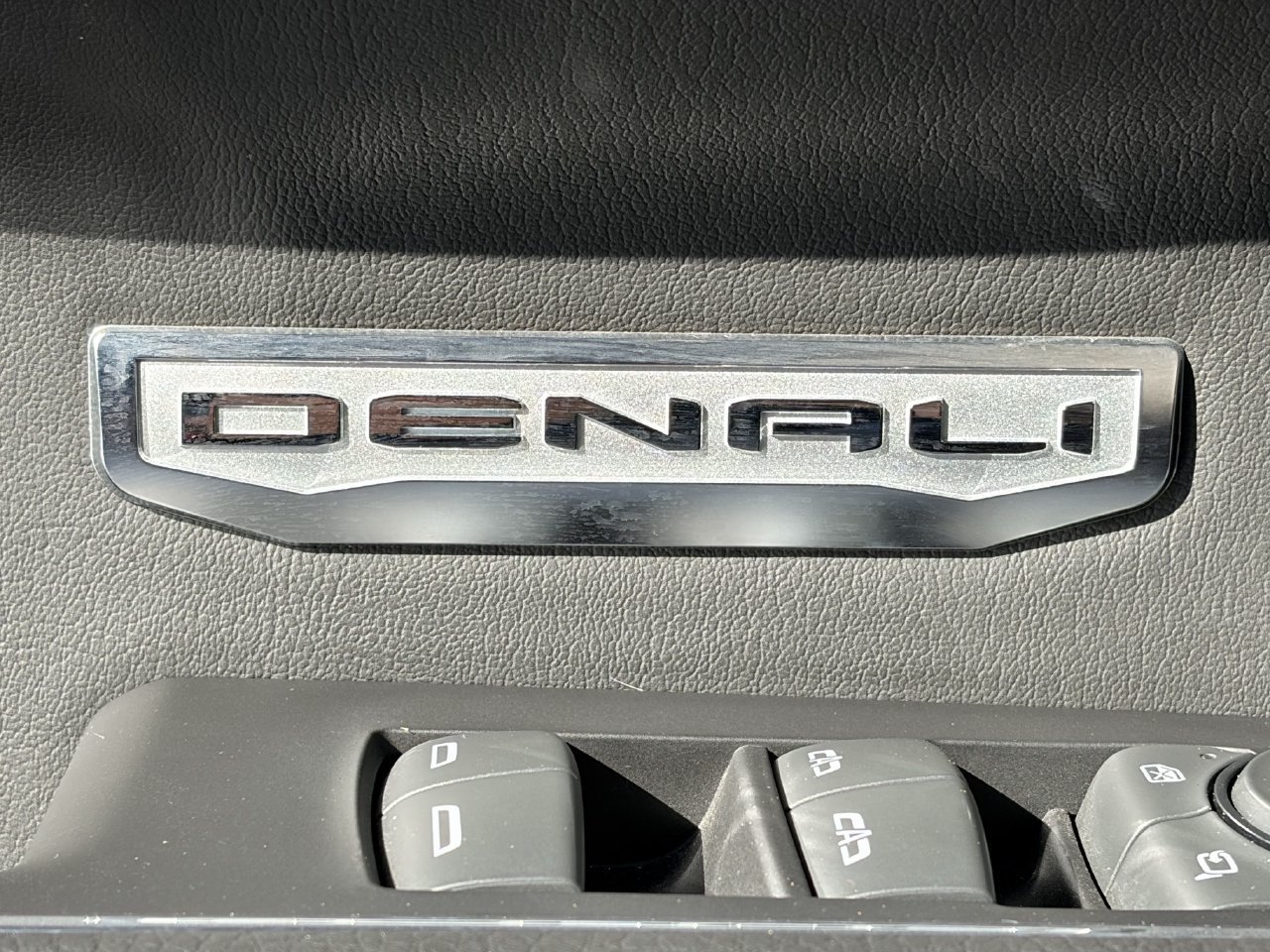 Used 2022 GMC Sierra 1500 Denali w/ Denali Reserve Package AWD/4WD image 31