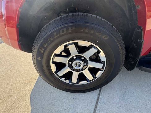 Used 2024 Toyota 4Runner TRD Off-Road image 33