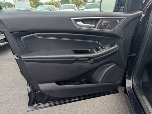 Used 2019 Ford Edge Titanium w/ Equipment Group 301A FWD image 20