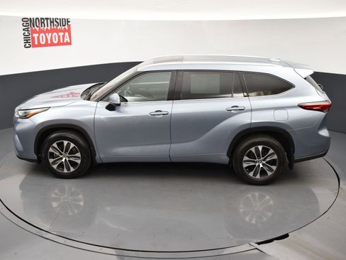 Used 2022 Toyota Highlander XLE image 22