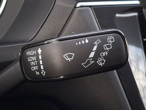 Used 2021 Volkswagen Tiguan SE w/ Panoramic Sunroof Package AWD/4WD image 19