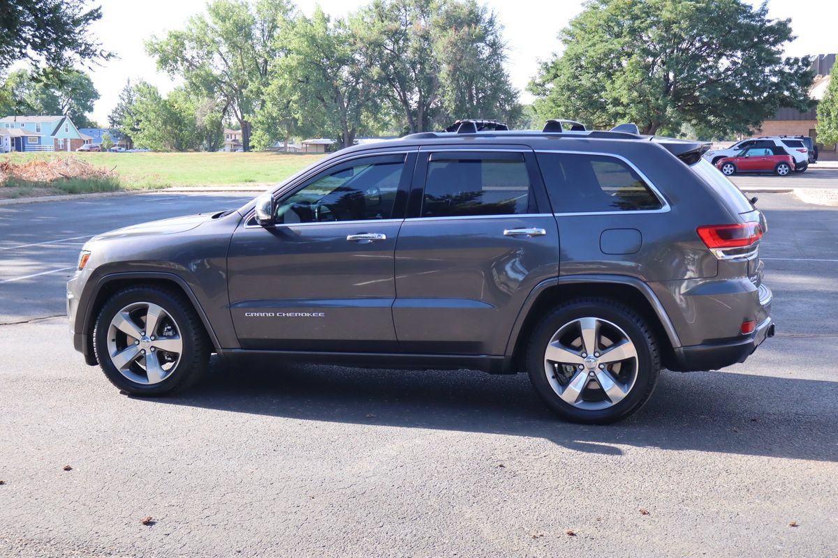 Used 2014 Jeep Grand Cherokee Overland w/ Advanced Technology Group AWD/4WD image 8