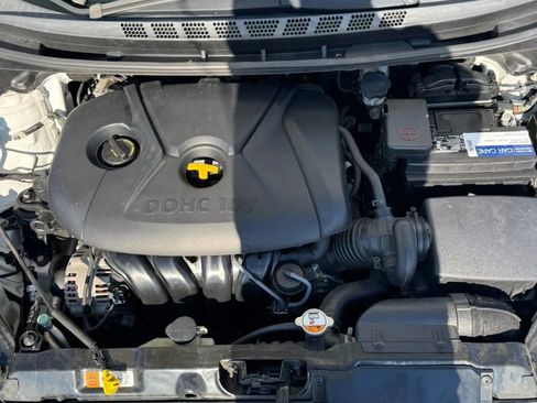 Used 2015 Hyundai Elantra SE w/ Option Group 03 image 22