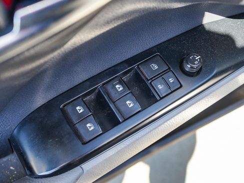 Used 2018 Toyota Camry SE w/ Audio Package FWD image 22