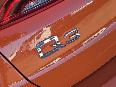 Used 2023 Audi Q3 2.0T Premium image 12