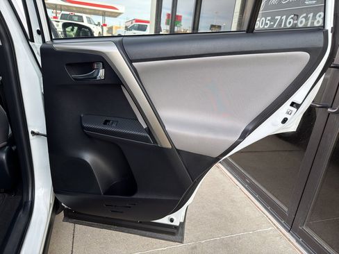 Used 2014 Toyota RAV4 XLE image 9