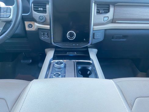 Used 2023 Ford Expedition Max Limited image 22