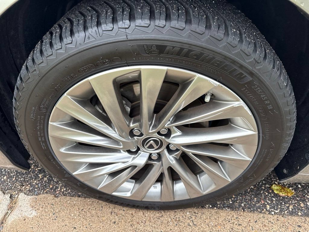 Used 2019 Lexus ES 300h FWD image 22