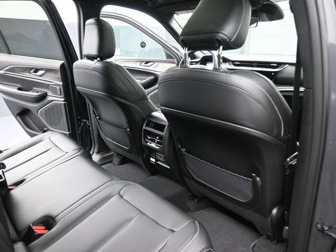 New 2026 Jeep Grand Cherokee Limited RWD image 27