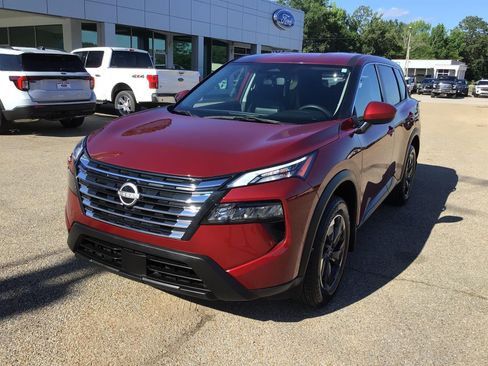 Used 2024 Nissan Rogue SV FWD image 5