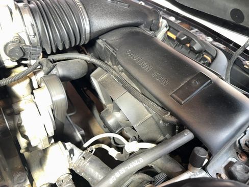 Used 1998 Chevrolet Corvette Convertible w/ Memory Pkg RWD image 99