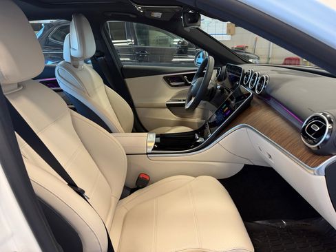 Used 2025 Mercedes-Benz C 300 4MATIC Sedan image 10