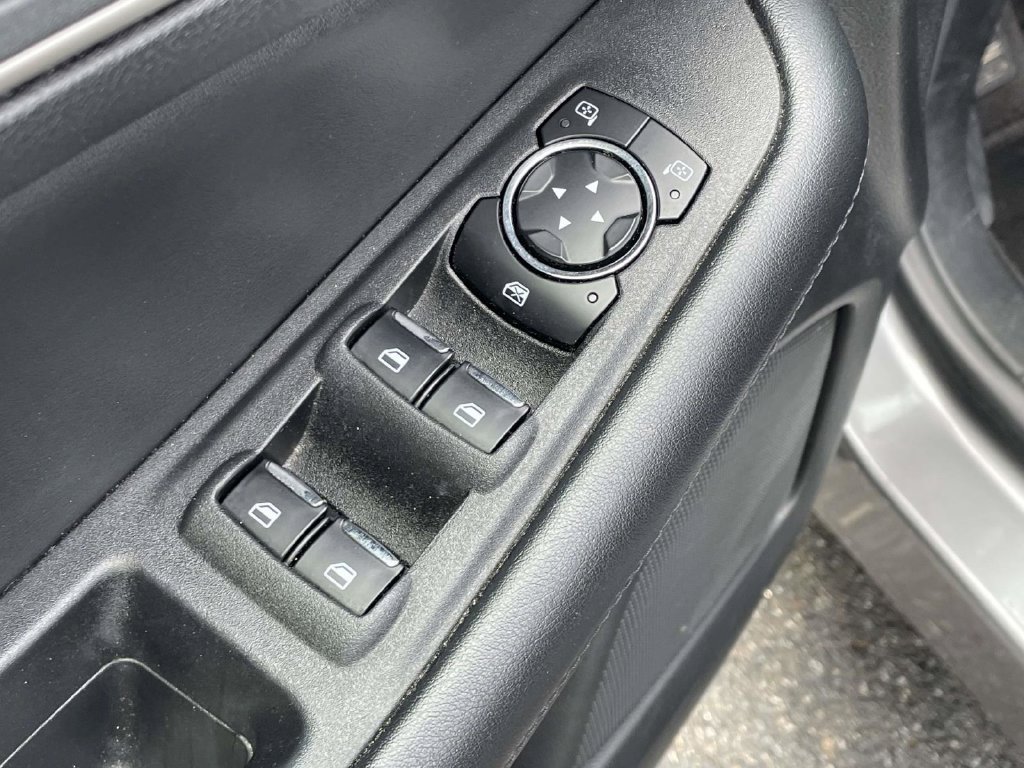 Used 2024 Ford Edge SEL AWD/4WD image 25