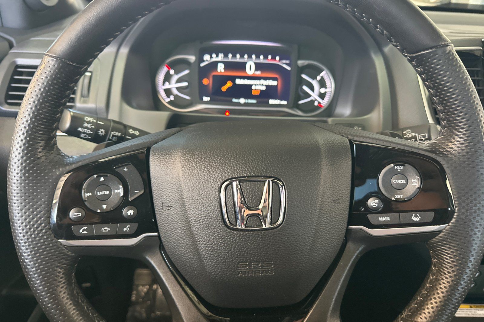 Used 2023 Honda Passport Elite image 11