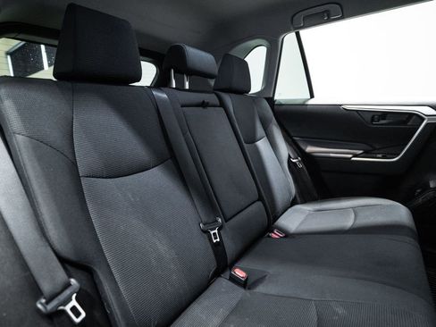 Used 2021 Toyota RAV4 LE image 30