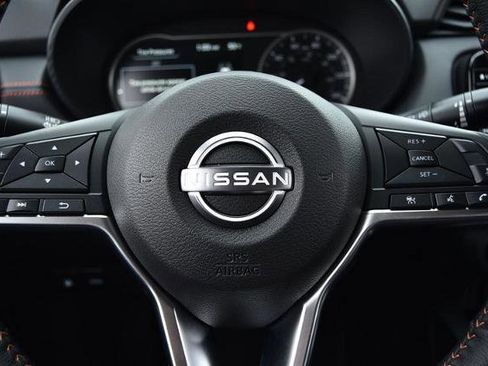 New 2025 Nissan Versa SR w/ Trunk Package image 17