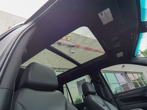 Used 2021 Chevrolet Tahoe Z71 AWD/4WD image 32