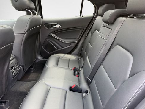 Used 2020 Mercedes-Benz GLA 250 4MATIC image 14