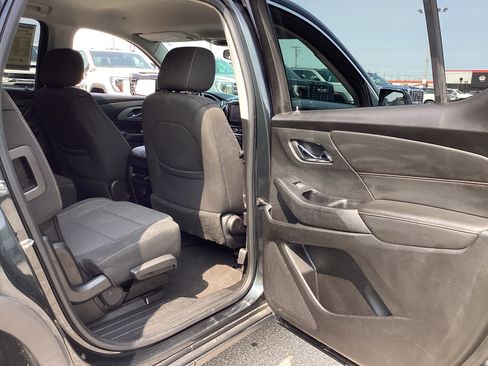 Used 2020 Chevrolet Traverse LT image 29