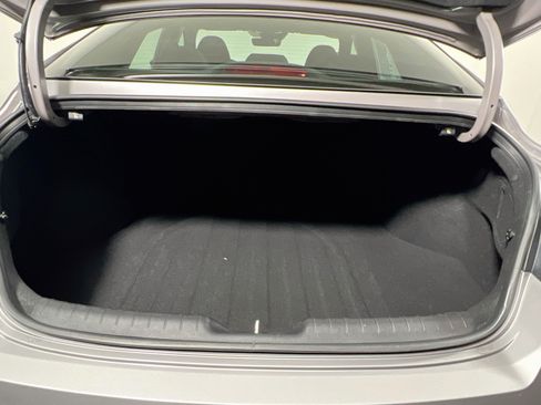 Used 2025 Hyundai Elantra Sport FWD image 32