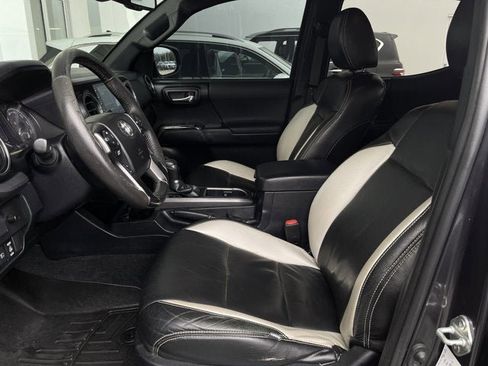 Used 2021 Toyota Tacoma TRD Off-Road image 14