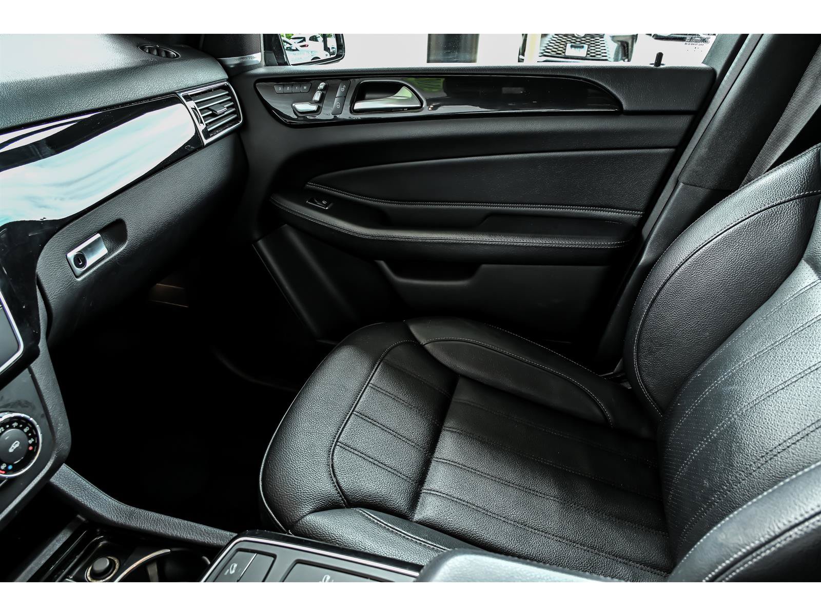 Used 2018 Mercedes-Benz GLE 350 4MATIC image 26