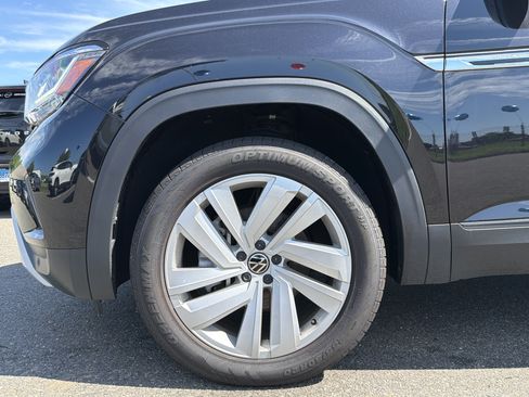 Certified 2023 Volkswagen Atlas Cross Sport SE w/ Panoramic Sunroof Package AWD/4WD image 12