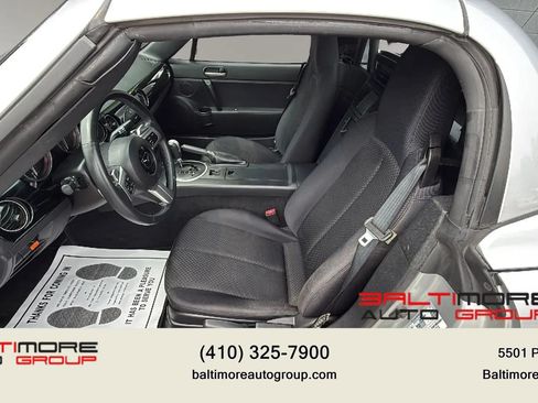 Used 2008 MAZDA MX-5 Miata Touring RWD image 18