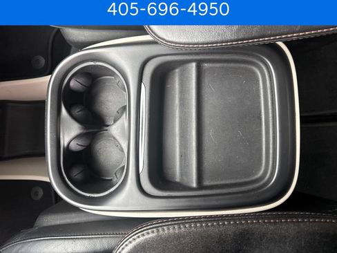 Used 2018 Chrysler Pacifica Touring-L FWD image 31