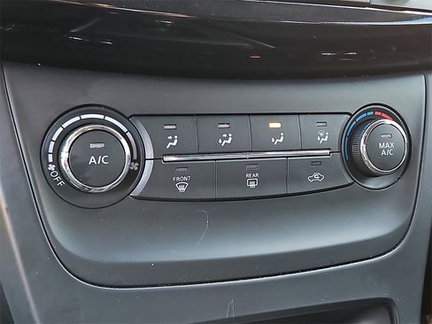 Used 2016 Nissan Sentra SV w/ All Weather Package image 17