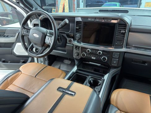 Used 2024 Ford F450 Platinum w/ FX4 Off-Road Package image 18