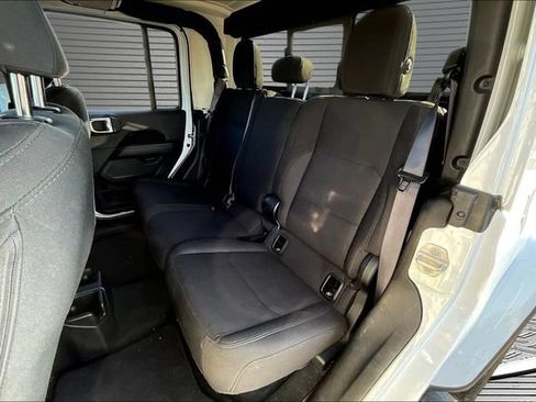 Used 2023 Jeep Gladiator Overland AWD/4WD image 23