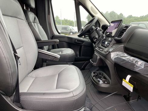 Used 2025 RAM ProMaster 3500 w/ Quick Order Package 22H SLT+ FWD image 21