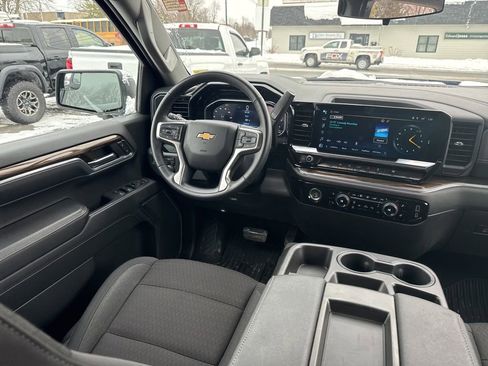 Used 2024 Chevrolet Silverado 1500 LT AWD/4WD image 13